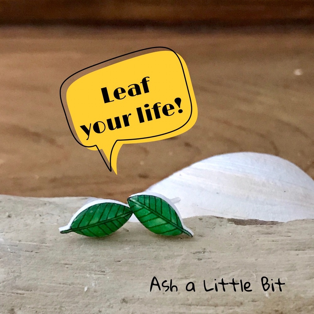 LEAF YOUR LIFE Resin Stud Earrings